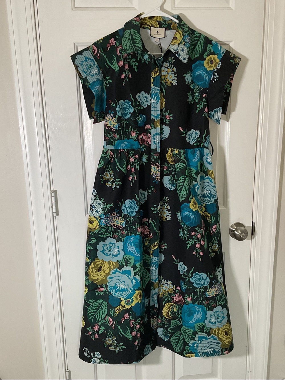 Tuckernuck Chloe Dress in Black Bouquet Floral, Cap Sleeves without Belt NWT